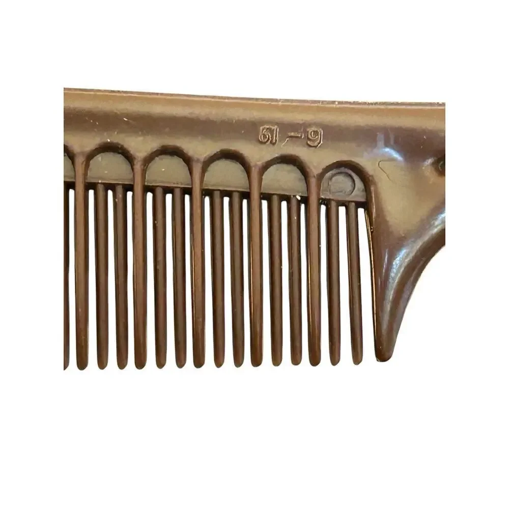 Tupperware brown comb